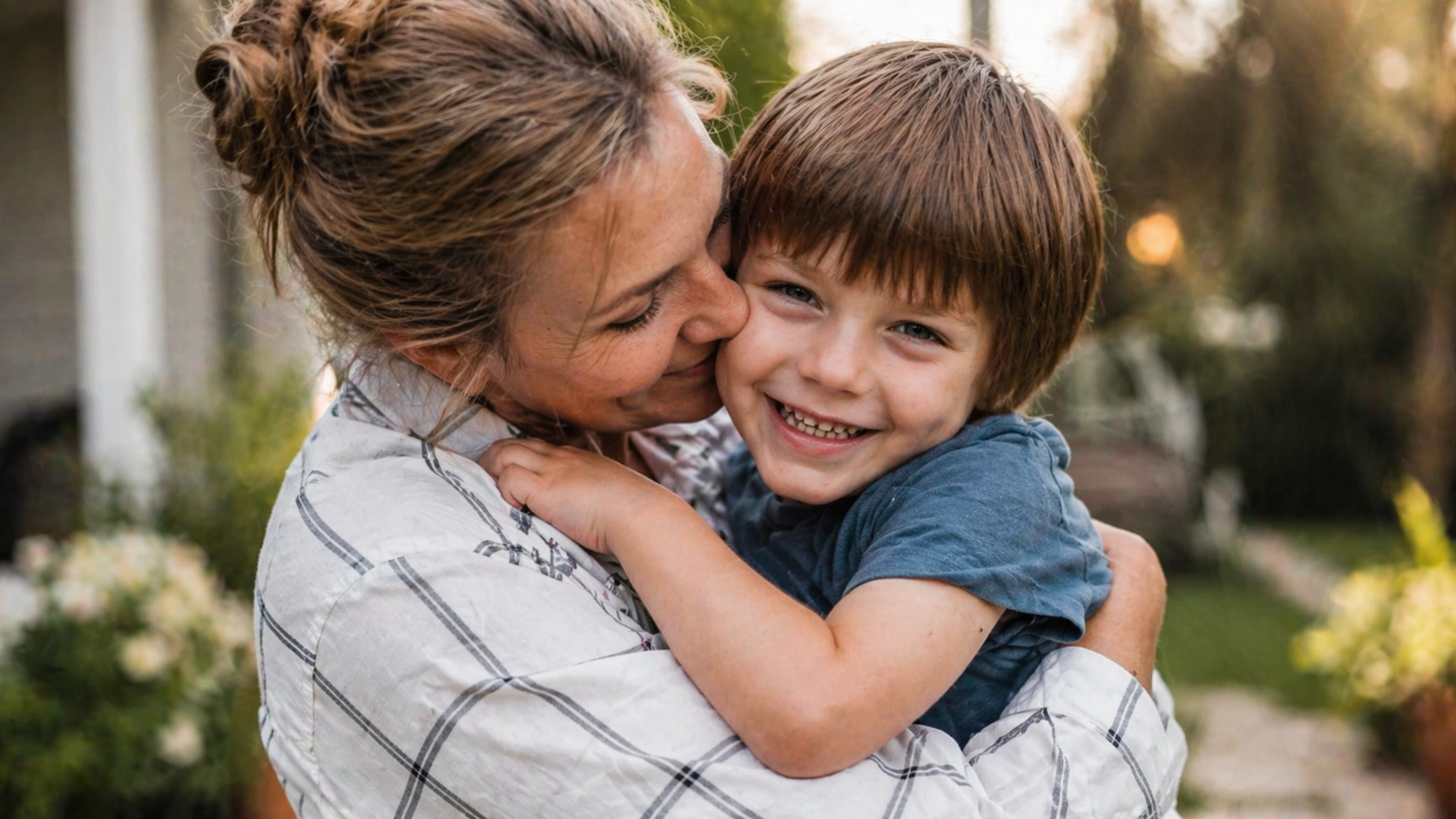 14 Moments When Quiet Kindness Brought Love and Compassion to a Cold World 