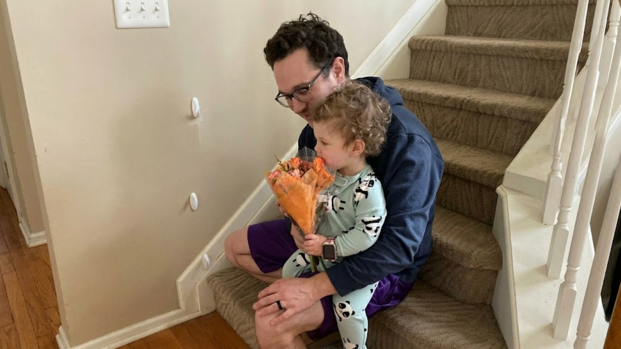 15 Times a Flower Bouquet Carried More Forgiveness and Human Connection Than Anyone Expected 